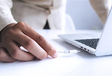 último caso de la compañía sobre Dispositivos móviles de USB-C que cargan la solución del PoE